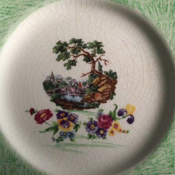 Set of 2 vintage H & K TUNSTALL made in England small dish plates 6.5" - Picture 3 of 12